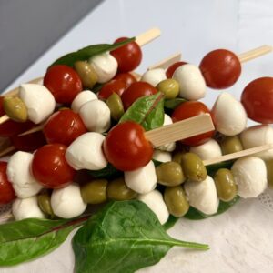 Tomati-mozzarella-oliivi varras 1 TK